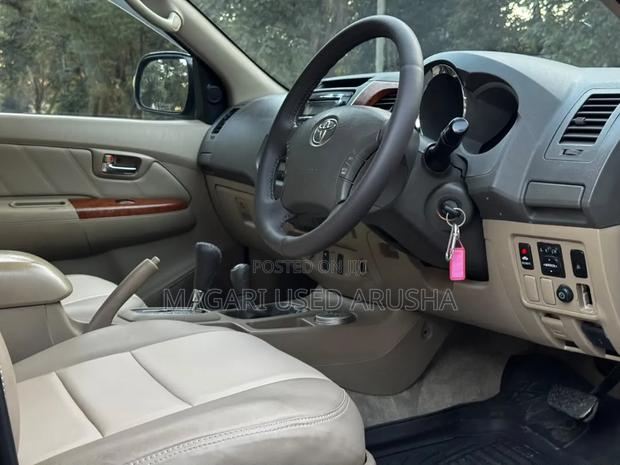 Toyota Fortuner 2009 Gray