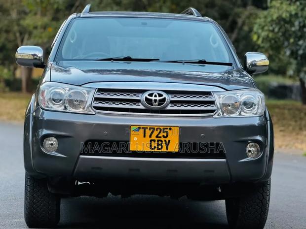 Toyota Fortuner 2009 Gray