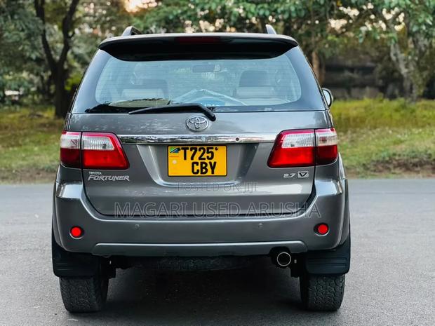Toyota Fortuner 2009 Gray