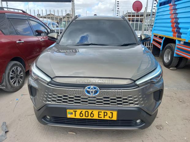 Toyota Corolla Cross 2025 Gray