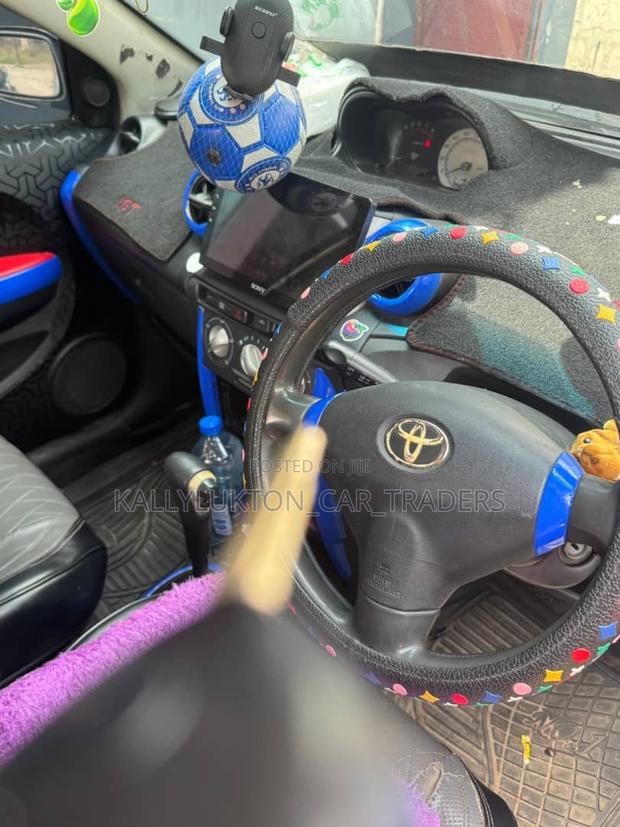 Toyota IST 2004 Silver