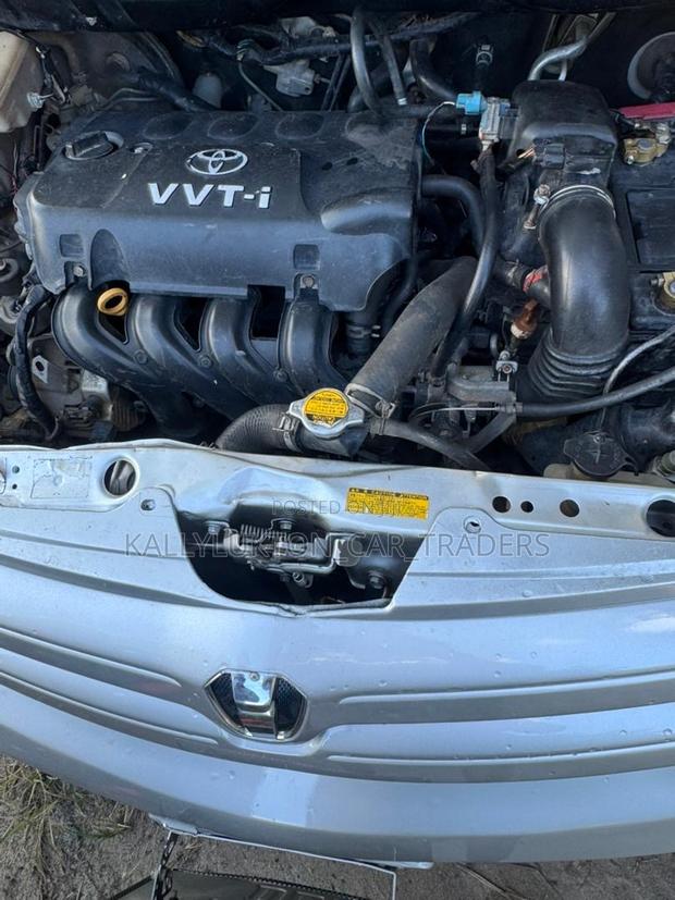 Toyota IST 2004 Silver