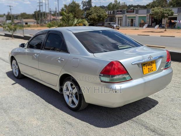 Toyota Mark II 2003 Silver