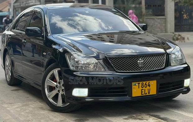 Toyota Crown Royale 2005 Black