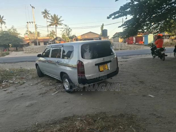 Toyota Probox 2005 Gray