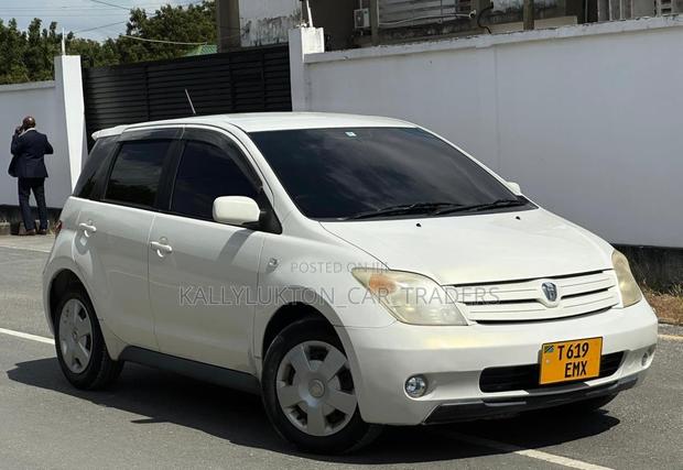 Toyota IST 2006 White