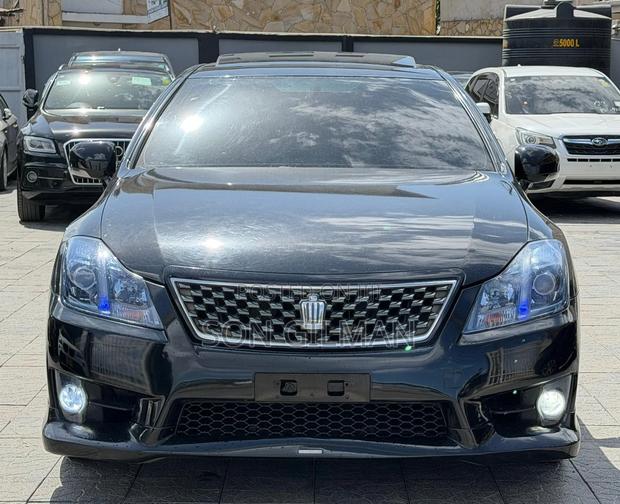 Toyota Crown 2011 Black