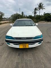 Toyota Carina 2000 Pearl for sale