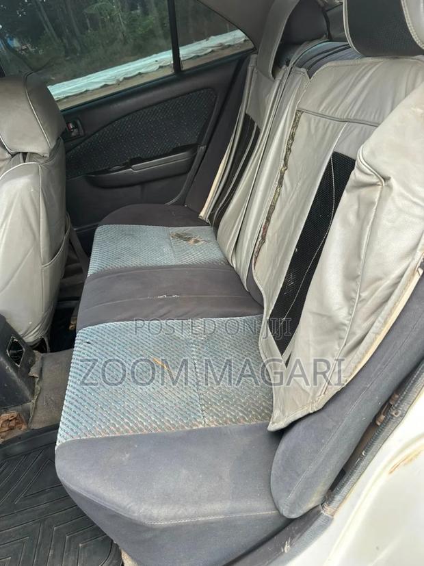 Toyota Carina 2000 Pearl