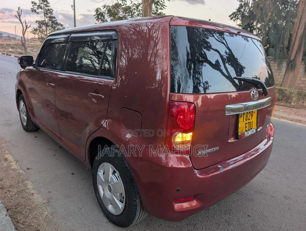 Toyota Rumion 1.5 FWD 2023 Red