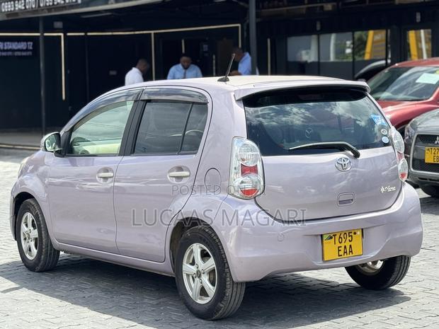 Toyota Passo 2012 Pearl