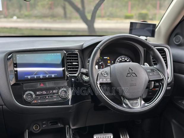 Mitsubishi Outlander 2016 White
