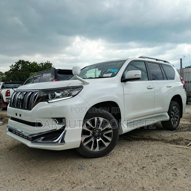 Toyota Land Cruiser Prado 2021 White