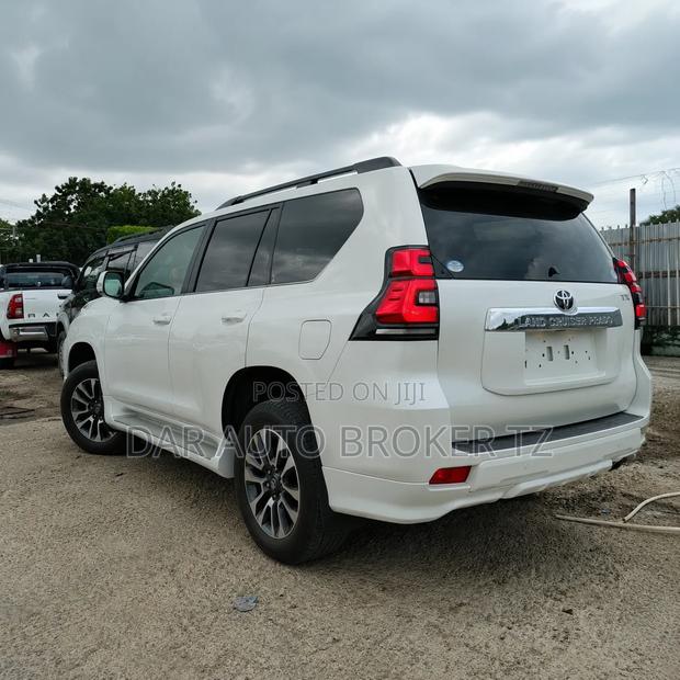 Toyota Land Cruiser Prado 2021 White