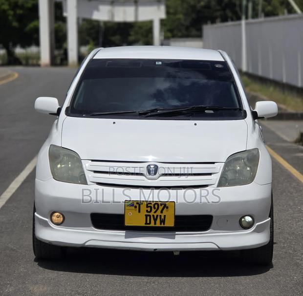 Toyota IST 2004 White