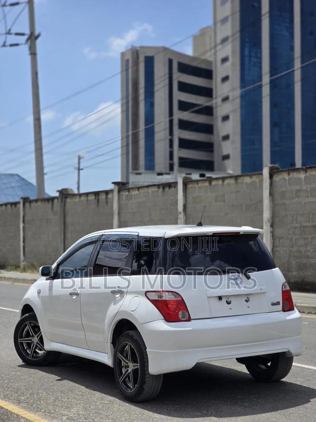Toyota IST 2004 White