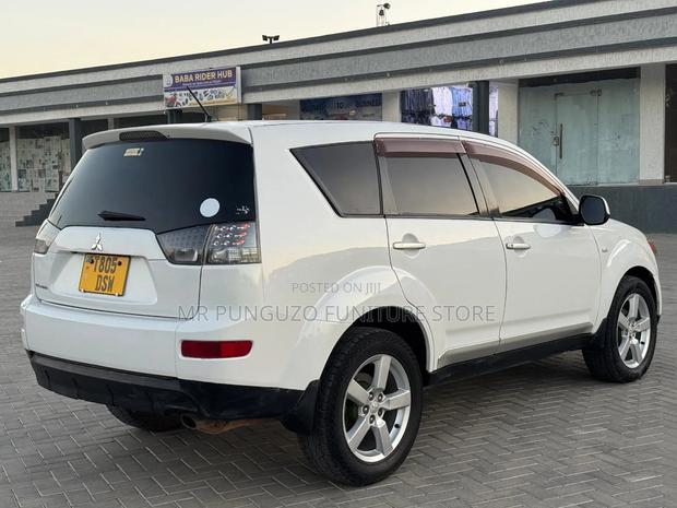 Mitsubishi Outlander 2007 White
