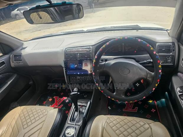 Toyota Carina 2001 White