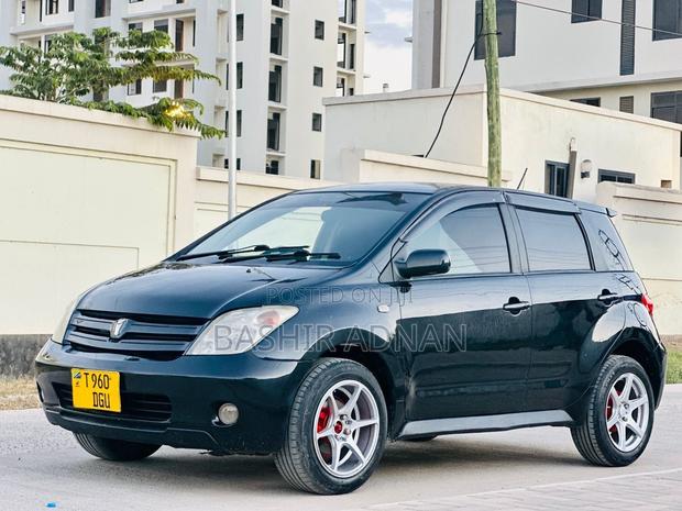 Toyota IST 2004 Black
