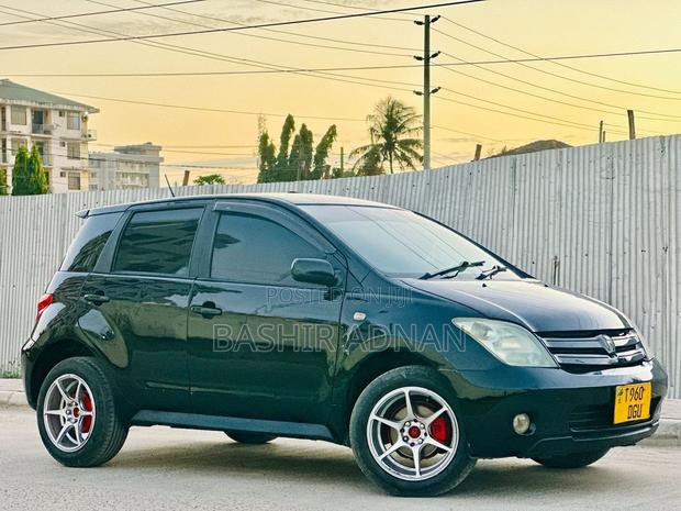 Toyota IST 2004 Black