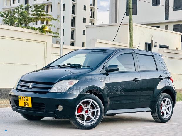 Toyota IST 2004 Black