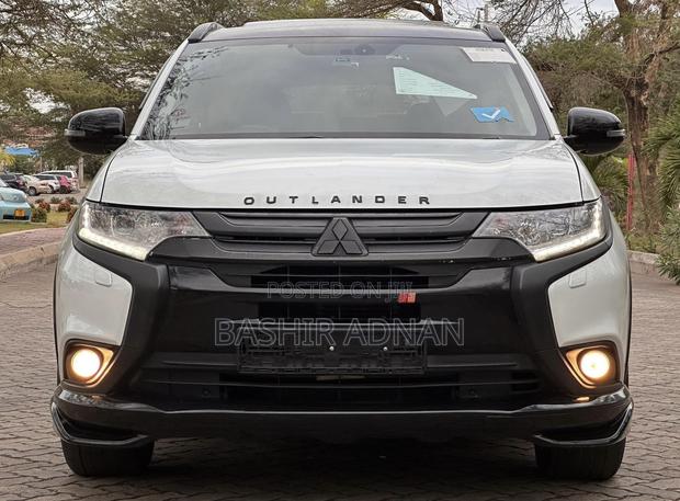 Mitsubishi Outlander 2016 White