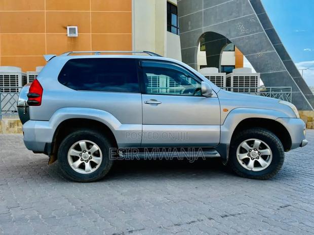 Toyota Land Cruiser Prado 2006 Silver