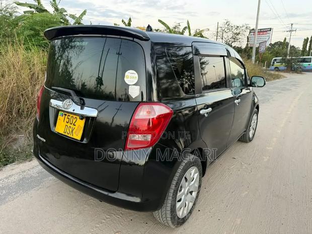 Toyota Ractis 2008 Black