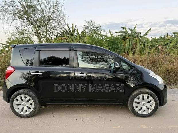 Toyota Ractis 2008 Black