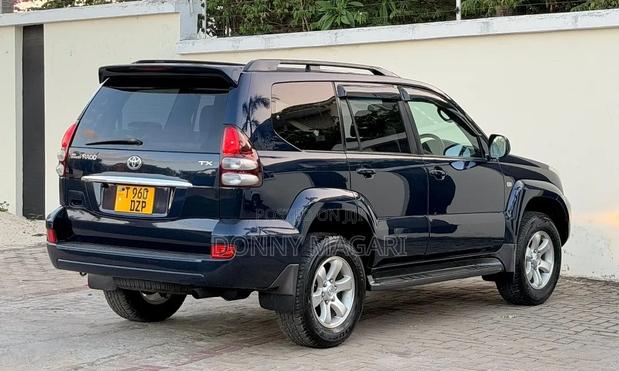 Toyota Land Cruiser Prado 2007 Black
