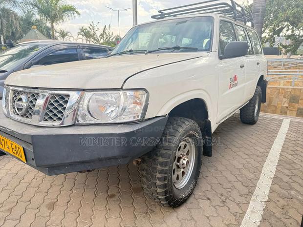 Nissan Patrol 2007 White