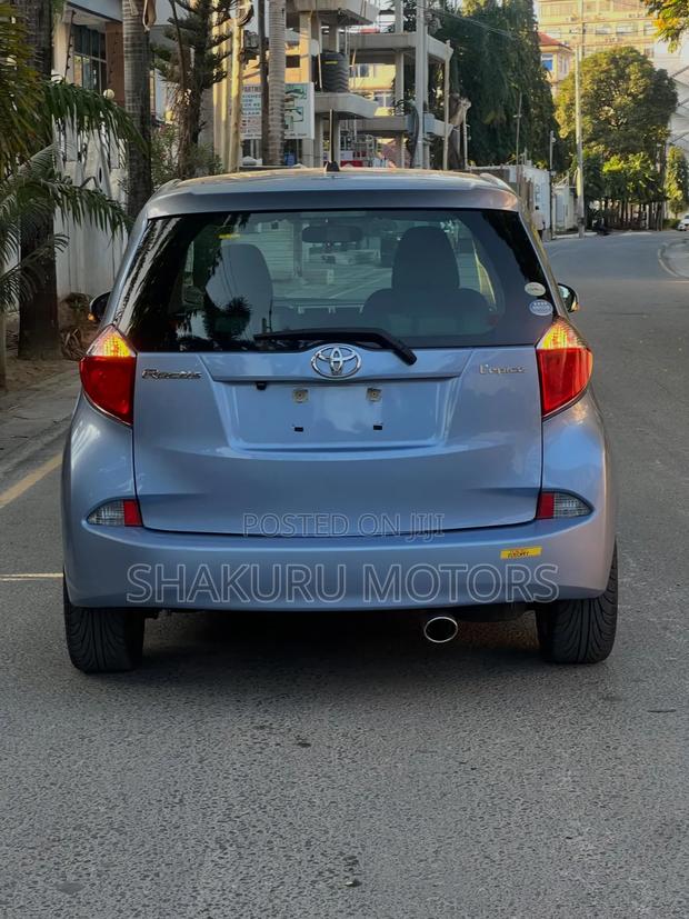 Toyota Ractis 2010 Blue