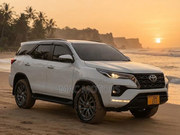 Toyota Fortuner 2.8 D AWD 2022 White