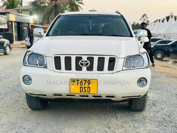 Toyota Kluger 2005 White