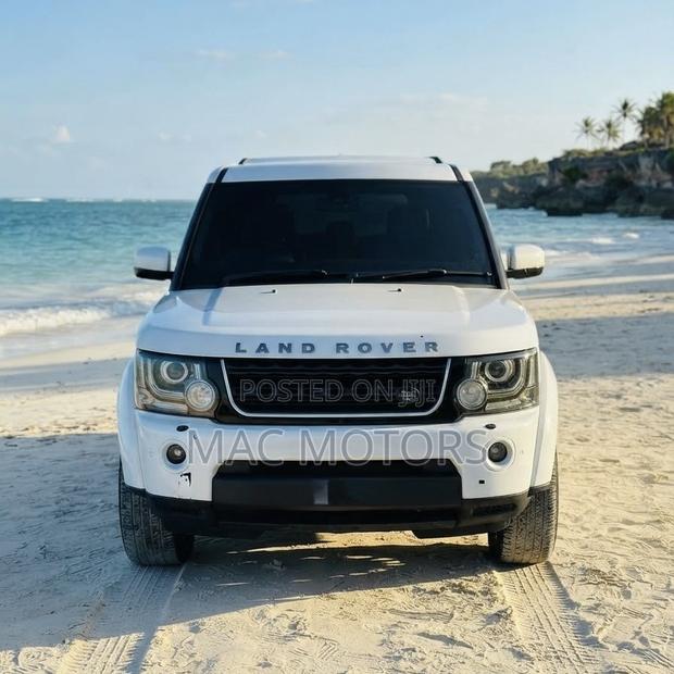 Land Rover Discovery 2014 White