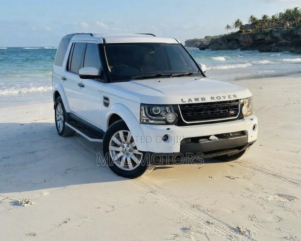 Land Rover Discovery 2014 White