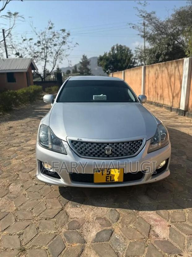 Toyota Crown 2015 Silver