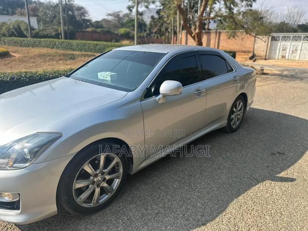 Toyota Crown 2015 Silver
