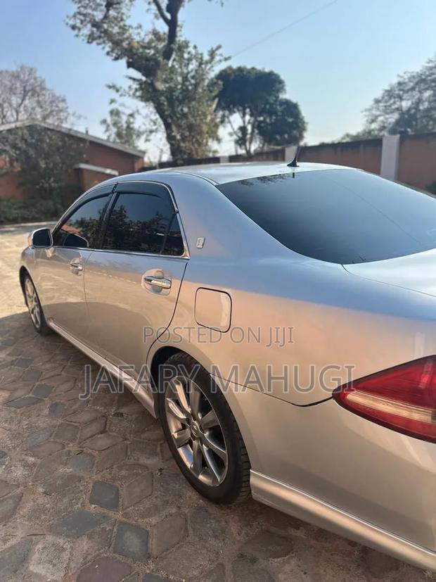 Toyota Crown 2015 Silver