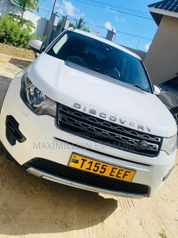 Land Rover Discovery 2015 White