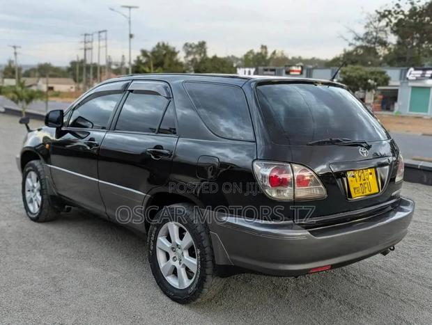 Toyota Harrier 2005 Gray