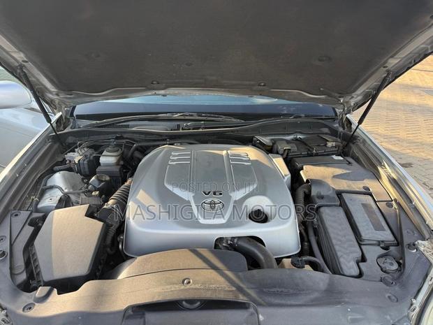 Toyota Crown 2006 Silver