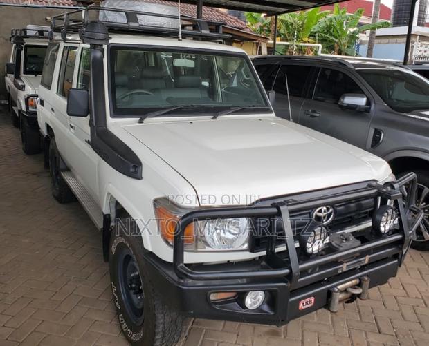 Toyota Land Cruiser 2020 Off white