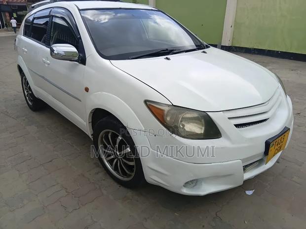 Toyota Voltz 2006 White