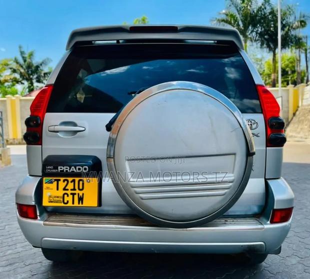 Toyota Land Cruiser Prado 2005 Silver