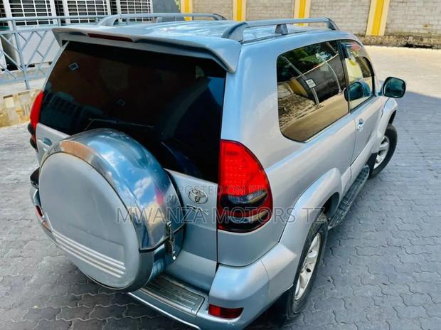 Toyota Land Cruiser Prado 2005 Silver