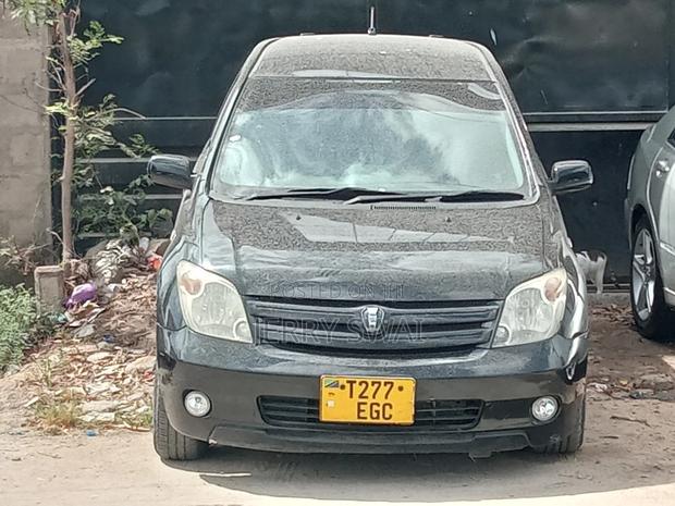 Toyota IST 2003 Black