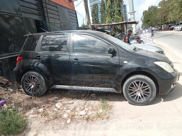 Toyota IST 2003 Black
