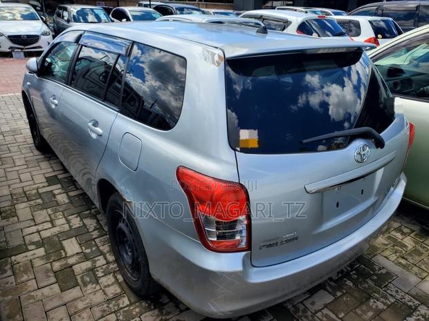 Toyota Corolla Fielder 2010 Silver