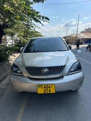 Toyota Harrier 2005 Beige for sale